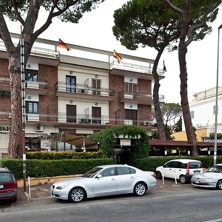 Hotel 4 Pini Рим Екстериор снимка