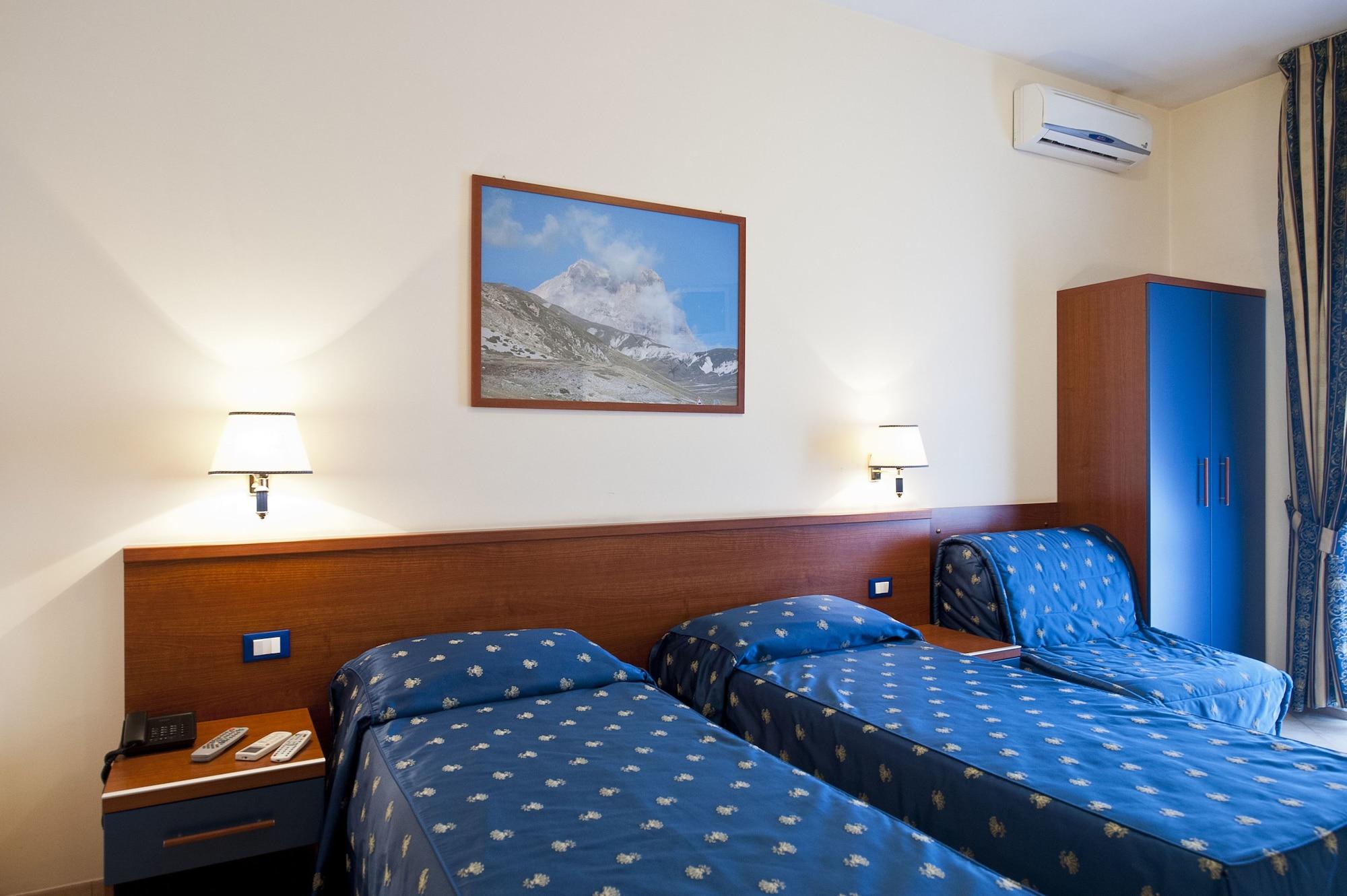 Hotel 4 Pini Рим Екстериор снимка