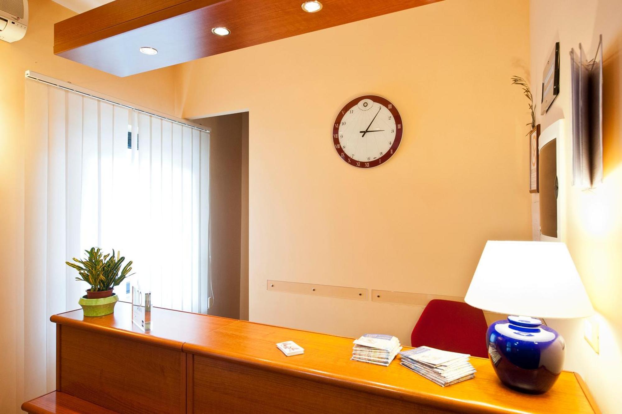 Hotel 4 Pini Рим Екстериор снимка