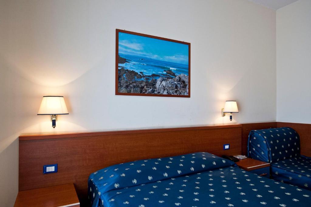 Hotel 4 Pini Рим Стая снимка